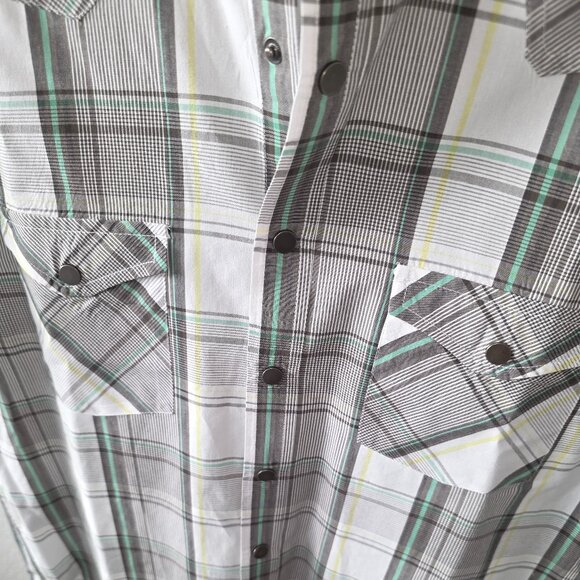 BOSSINI CONTEMPORARY FIT MENS XL GRAY, GREEN AND WHITE PLAID SHORT SLEEVE SHIRT - Picture 2 of 11